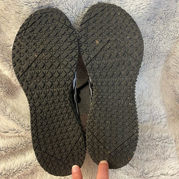 Adidas Parley Sneakers, size 9 - Picture 4 of 8